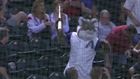 Russell's bat lands in stands, makes D-backs mascot angry