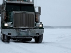 Ice Road Truckers: Darrell Hits Trouble